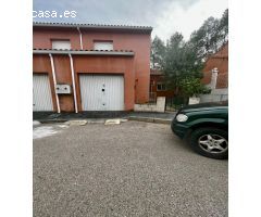 Chalet adosado en venta en calle Anos