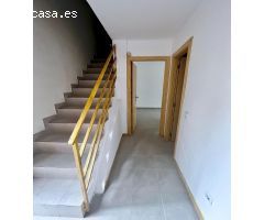 Chalet adosado en venta en calle Anos