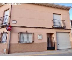 Chalet adosado en venta en calle Parada
