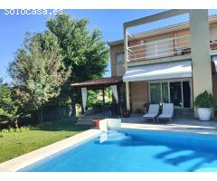 ESPECTACULAR CHALET INDEPENDIENTE