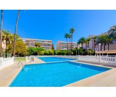 El Palmeral! Apartamento completamente reformado con vistas frontales al mar en urbanización privada