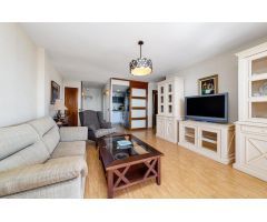El Palmeral! Apartamento completamente reformado con vistas frontales al mar en urbanización privada