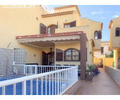 Fantástico chalet pareado con piscina privada a 150 metros del mar