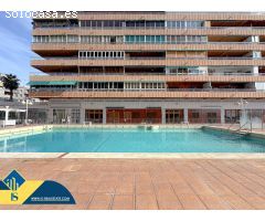 Primera linea! Amplio apartamento con gran terraza y vistas al mar + Piscina comunitaria