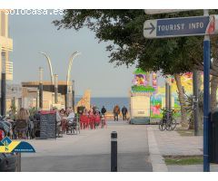 Atico con solarium privado y vistas panorámicas + Garaje y trastero a 150 mts del mar