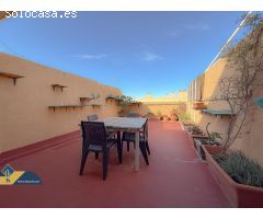 Magnifico atico con increíble diseño y enorme solarium privado ,  100 metros de la playa