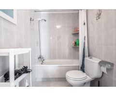 Preciosa casa con sótano y piscina
