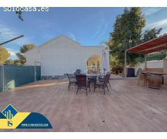 Oportunidad! Magnifico chalet en planta baja con gigantesca parcela y amplio solarium