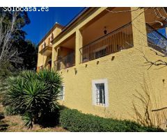 Casa  Amplia  Totalmente Independiente con Terreno!