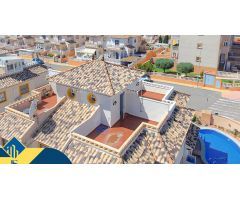 Cabo Roig! Espectacular chalet pareado con diseño sofisticado + Amplio solarium con vistas al mar