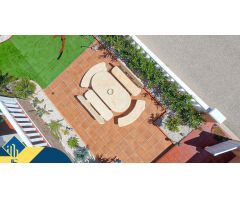 Cabo Roig! Espectacular chalet pareado con diseño sofisticado + Amplio solarium con vistas al mar