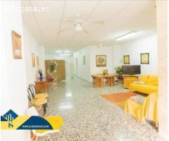Oportunidad! Piso/Local  con amplia terraza a 130 metros del mar