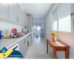 Super Precio! Apartamento con amplia terraza y vistas despejadas a 700 metros de la playa!