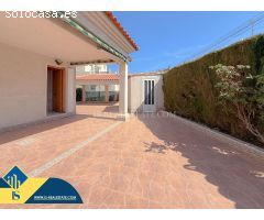 Espectacular chalet con 6 dormitorios y amplia parcela!  Sin gastos de comunidad