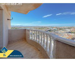 Estupendo apartamento en planta 11 con increíbles vistas panorámicas al mar y a las salinas+ Piscina