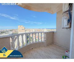 Estupendo apartamento en planta 11 con increíbles vistas panorámicas al mar y a las salinas+ Piscina