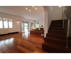 Hermoso Chalet de Lujo en Génova con vistas, terrazas, parq