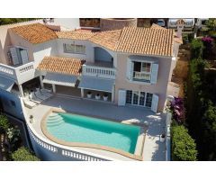 Lujosa villa con piscina y espectaculares vistas al mar en C