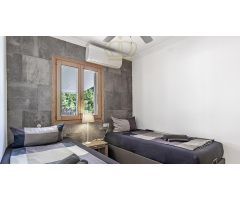 Dos casas adosadas en Cala Pi con licencia de alquiler vacacional y vista mar