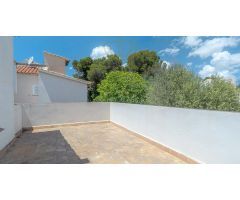 Dos casas adosadas en Cala Pi con licencia de alquiler vacacional y vista mar