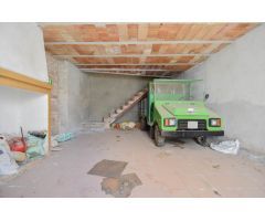 Garaje con almacén en el centro del pueblo. A precio de risa