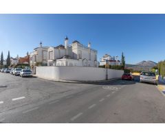 ESPECTACULAR CHALET EN LA URB. VILLAS BLANCAS