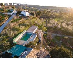 CORTIJO CON AMPLIA PISCINA