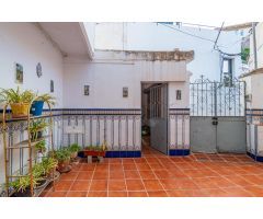 CASA CON CUEVAS Y TERRENO EN BARRANCO DEL ABOGADO