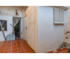 CASA CON CUEVAS Y TERRENO EN BARRANCO DEL ABOGADO