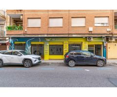 Amplio local junto Calle Alhamar