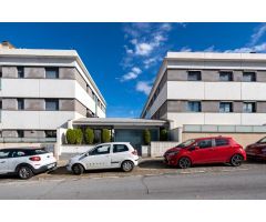 APARTAMENTO DE 1 DORMITORIO CON GARAJE , TRASTERO Y PISCINAS COMUNITARIAS