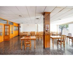 Oportunidad para emprendedores: Edificio Polivalente junto a la Autovía, listo para rentabilizar!
