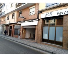 Local comercial de 120m2 útiles distribuidos en oficina, baño y resto diáfano. Para acondicionar.