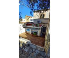 Casa reformada con patio en zona de Plaza Italia