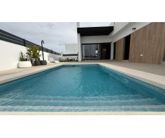 ???? Una Villa de Ensueño en San Miguel de Salinas: Exclusividad y Confort en la Costa Blanca