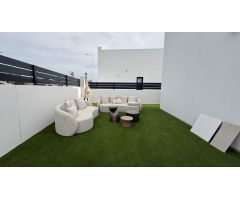 ???? Una Villa de Ensueño en San Miguel de Salinas: Exclusividad y Confort en la Costa Blanca