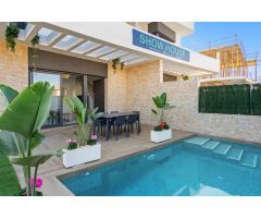 ???? Una Villa Espectacular en Los Montesinos: Tu Refugio en la Costa Blanca