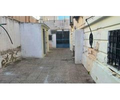Chalet en Venta en Lora del Río, Sevilla