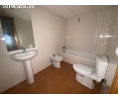 Elegante y amplio piso en zona privilegiada de Albaida, con patio y garaje