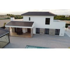 VILLA DE LUJO EN CATRAL