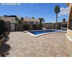 IMPRESIONANTE CHALET EN URB. MONTEAZUL – BENIJOFAR