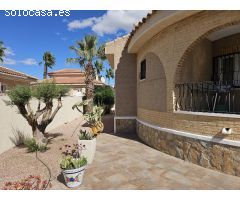 IMPRESIONANTE CHALET EN URB. MONTEAZUL – BENIJOFAR