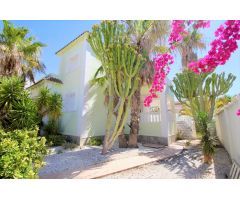 IMPRESIONANTE VILLA INDEPENDIENTE CON PISCINA PRIVADA Y VISTAS AL MAR