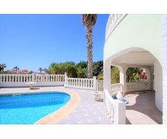 IMPRESIONANTE VILLA INDEPENDIENTE CON PISCINA PRIVADA Y VISTAS AL MAR