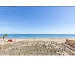 APARTAMENTO EN PRIMERA LÍNEA CON VISTAS ESPECTACULARES AL MAR Y LA PLAYA