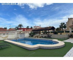 IMPRESIONANTE CHALET CON AMPLIA PARCELA Y PISCINA PRIVADA