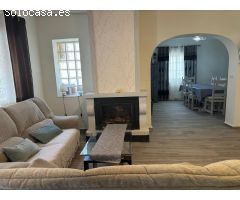 IMPRESIONANTE CHALET CON AMPLIA PARCELA Y PISCINA PRIVADA