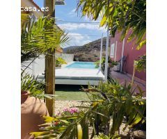 Chalet independiente 4 dormitorios con piscina