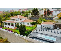 Espectacular Villa de 7 Dormitorios en La Orotava, Tenerife Norte