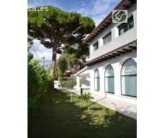 ESPECTACULAR CASA EN LA PLAYA COMPUESTA DE 2 VIVIENDAS DE 454 M2.